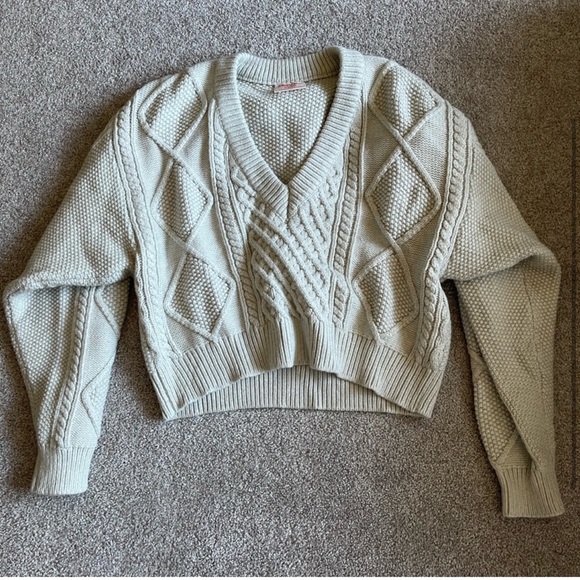 Showpo sweater - Picture 3 of 4